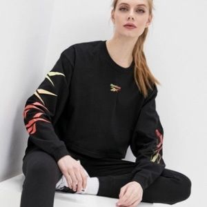 Reebok Festival Black Long Sleeve Cropped Cotton T-Shirt Neon Logo Designs NWT S